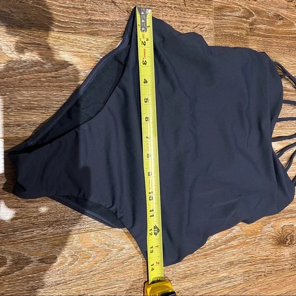 Billabong Women's Sol Searcher One Piece
Boho Vibe Billabong Scooped Back Stripy - Picture 5 of 10